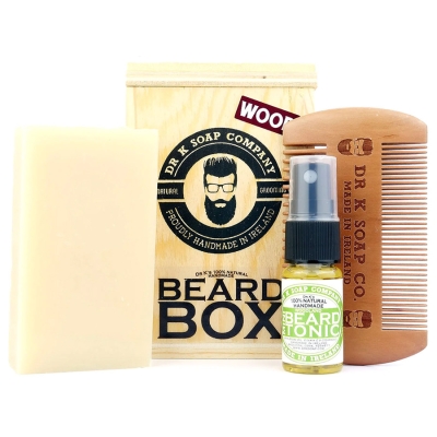 Sada mýdla, hřebenu a tonika na vousy v dřevěném boxu DR K SOAP COMPANY Beard box Wood